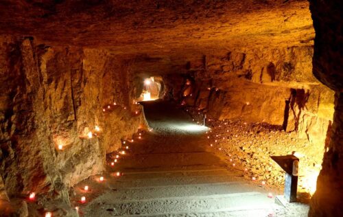 Tour to the old city and Tzidkiyahu Cave